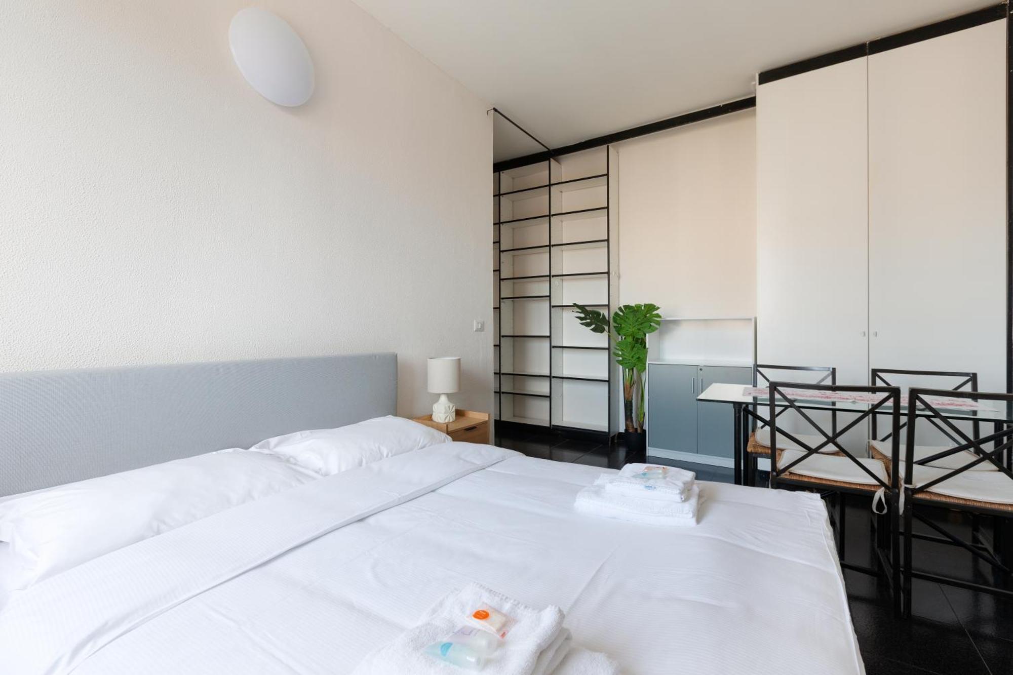 Corvetto M3 - Comfy Apt. With Balcony! Milano Eksteriør billede