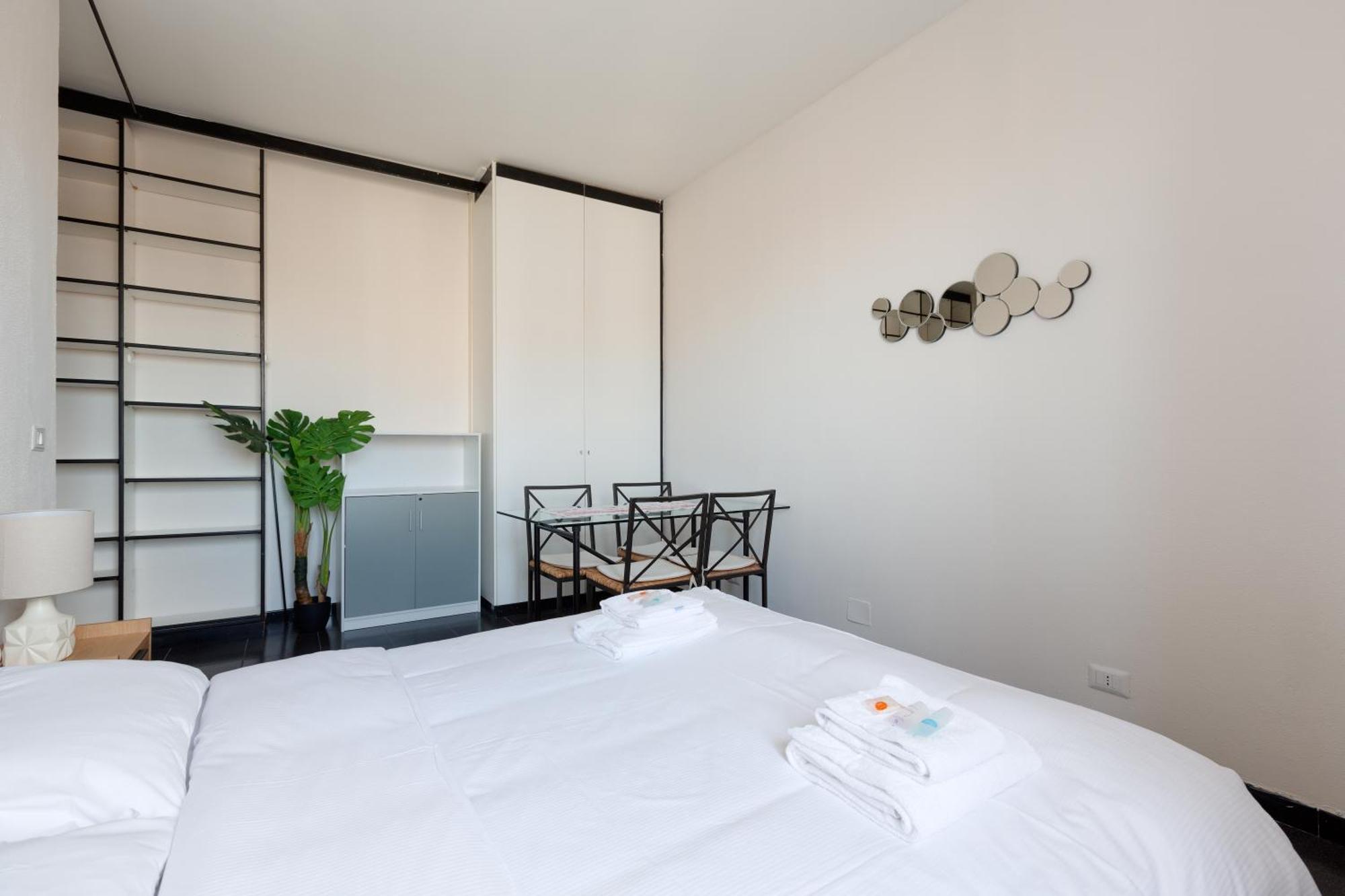 Corvetto M3 - Comfy Apt. With Balcony! Milano Eksteriør billede